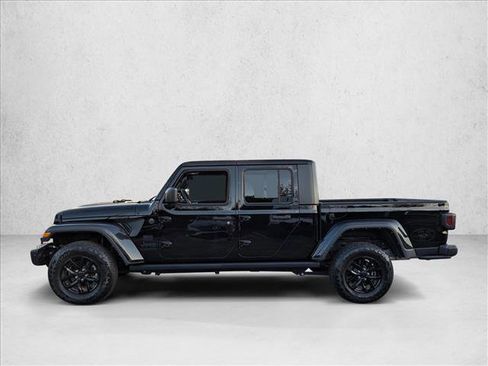 Used 2023 Jeep Gladiator Sport image 7