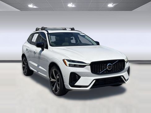 Certified 2024 Volvo XC60 T8 Ultimate w/ Protection Package Premier AWD/4WD image 7