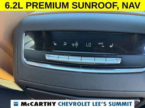 Used 2022 Cadillac Escalade ESV Premium Luxury image 39