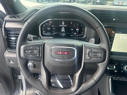 Used 2024 GMC Sierra 1500 AT4 w/ Technology Package AWD/4WD image 19