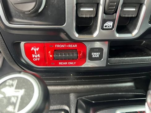 Used 2019 Jeep Wrangler Unlimited Rubicon w/ Advanced Safety Group AWD/4WD image 27