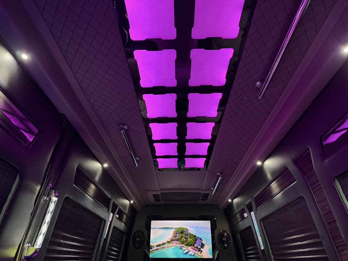 Used 2022 Mercedes-Benz Sprinter 3500 image 25