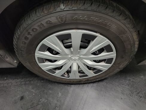 Used 2022 Toyota Camry LE FWD image 12