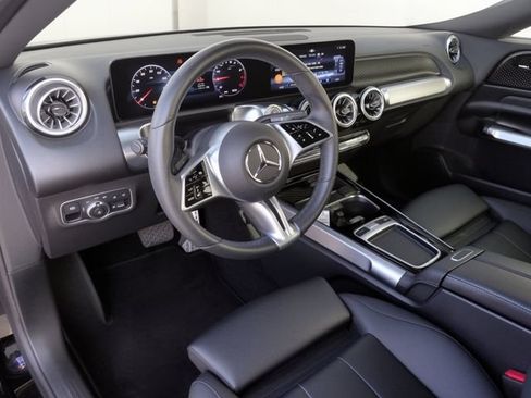 Used 2025 Mercedes-Benz GLB 250 w/ Exclusive Package image 16