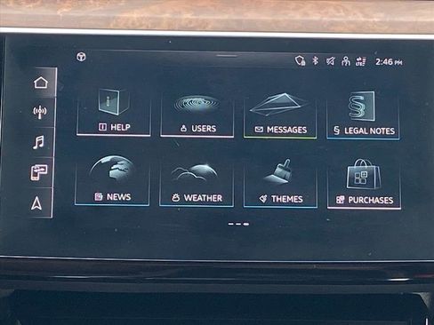 Used 2023 Audi e-tron Premium Plus w/ Premium Plus Package image 8