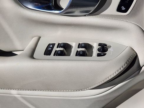 New 2025 Volvo XC90 B6 Core w/ Protection Package Premier image 4