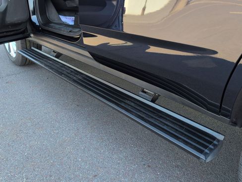 Used 2024 Chevrolet Tahoe High Country w/ Advanced Technology Package image 35