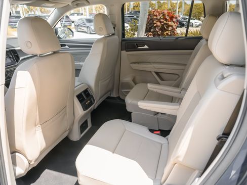 Used 2022 Volkswagen Atlas SE w/ Panoramic Sunroof Package FWD image 33