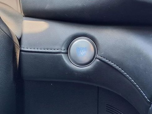 Used 2022 Hyundai Santa Fe SEL w/ Convenience + Premium Package image 17