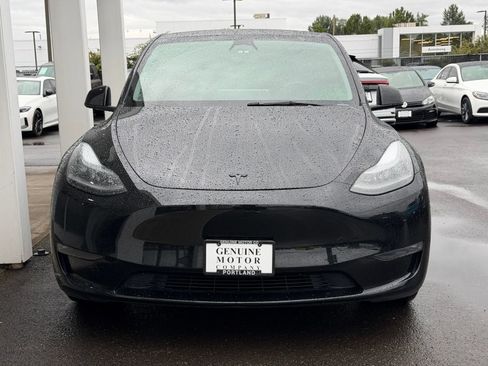 Used 2023 Tesla Model Y Long Range AWD/4WD image 2