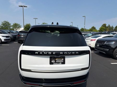 Used 2024 Land Rover Range Rover SE AWD/4WD image 4
