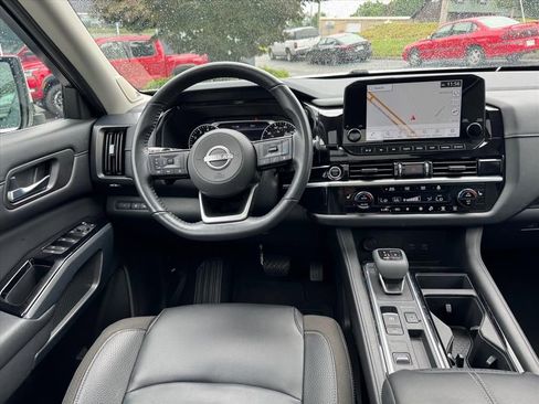 Certified 2022 Nissan Pathfinder SL w/ SL Premium Package FWD image 15