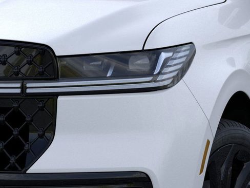 New 2026 Lincoln Navigator Black Label AWD/4WD image 18