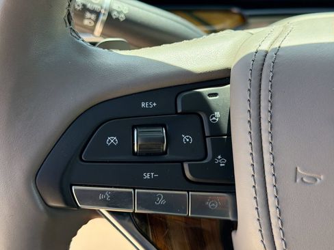 Used 2022 Cadillac Escalade Sport Platinum RWD image 26