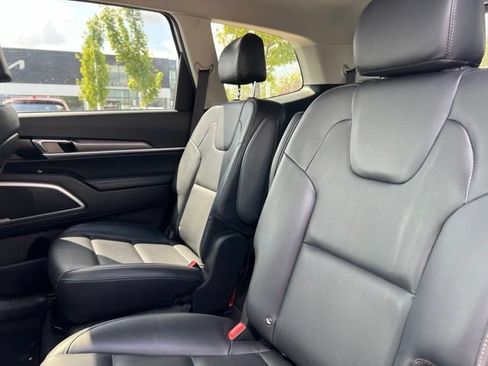 Used 2020 Kia Telluride S AWD/4WD image 32