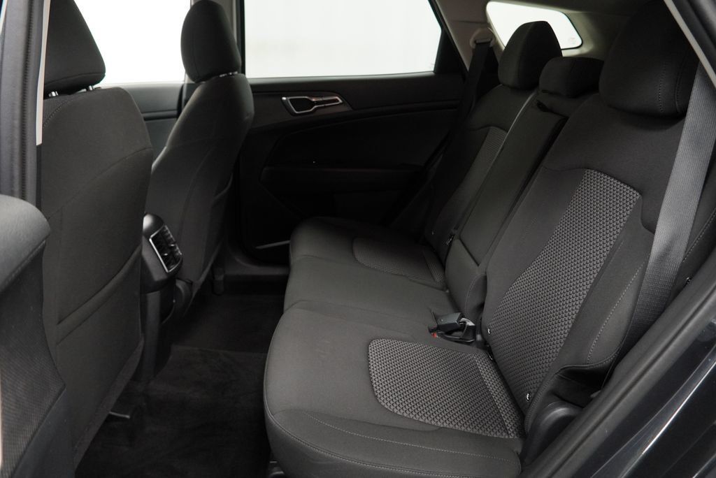 Used 2023 Kia Sportage LX AWD/4WD image 12