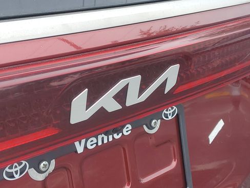 Used 2024 Kia Carnival SX Prestige FWD image 11