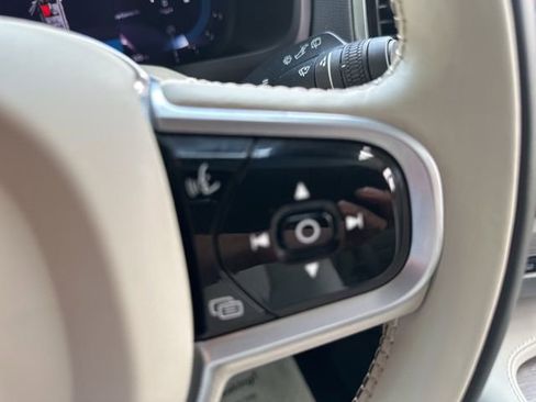 Used 2023 Volvo XC90 B5 Plus w/ Protection Package Premier image 23