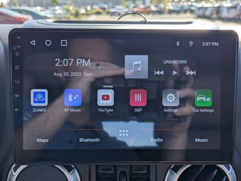 Used 2016 Jeep Wrangler Unlimited Rubicon w/ Connectivity Group AWD/4WD image 21
