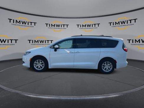 Used 2021 Chrysler Voyager Lxi image 6