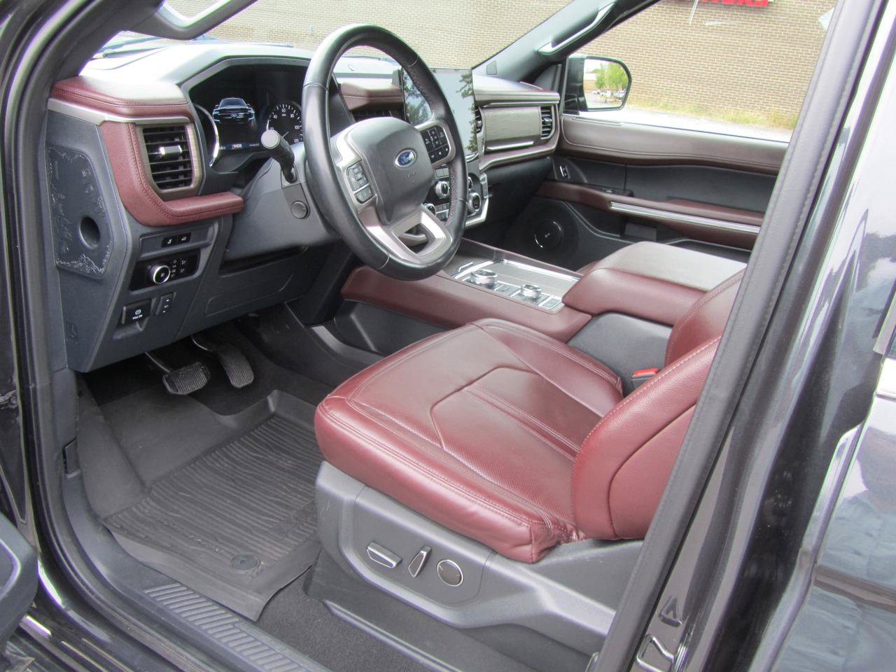 Used 2023 Ford Expedition Max Limited AWD/4WD image 17