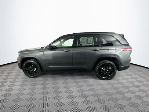 Certified 2023 Jeep Grand Cherokee Altitude AWD/4WD image 7