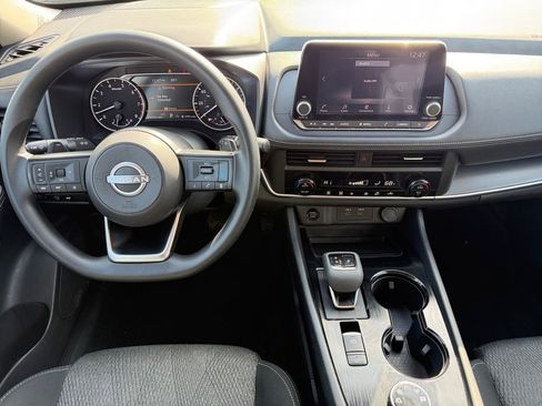 Used 2024 Nissan Rogue SV image 13