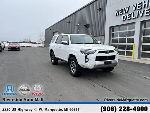 Used 2018 Toyota 4Runner TRD Off-Road Premium w/ Convenience Package AWD/4WD image 1