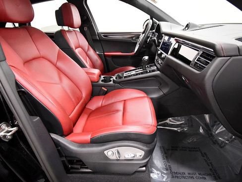 Used 2023 Porsche Macan S AWD/4WD image 19