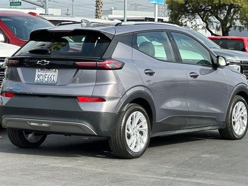 Certified 2022 Chevrolet Bolt EUV LT w/ Comfort Package image 4