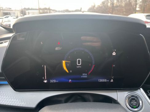 Used 2025 Chevrolet Trax LT image 34