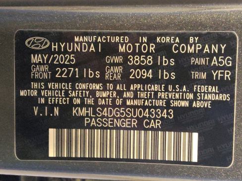 Used 2025 Hyundai Elantra SEL FWD image 33