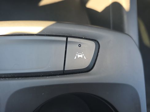 Used 2024 Chevrolet Trax RS w/ Sunroof Package image 22