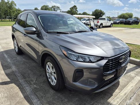 Certified 2024 Ford Escape Active w/ Tech Pack #2 FWD image 2