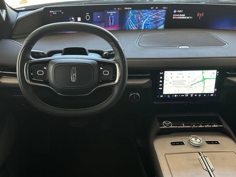 New 2026 Lincoln Navigator L Reserve w/ Jet Appearance Package AWD/4WD image 13