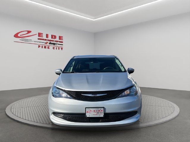 Used 2023 Chrysler Voyager LX FWD image 13