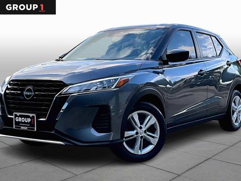 Used 2024 Nissan Kicks S image 1