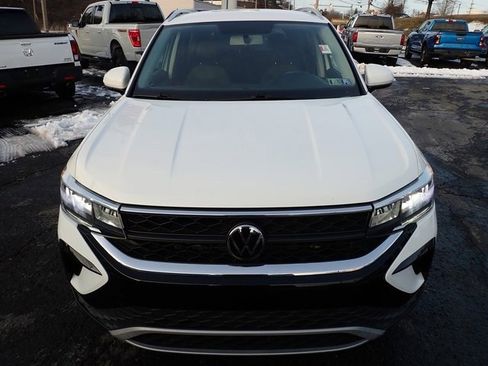 Used 2022 Volkswagen Taos SE image 11