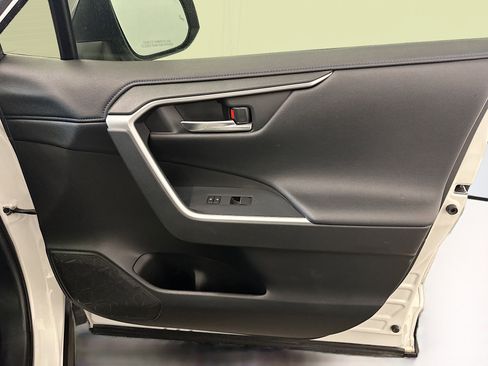 Used 2020 Toyota RAV4 XSE image 35