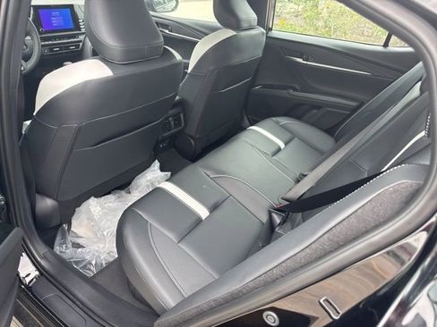 Used 2025 Toyota Camry SE FWD image 23