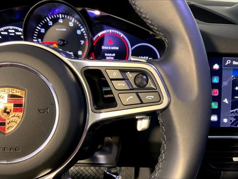 Used 2022 Porsche Cayenne image 28