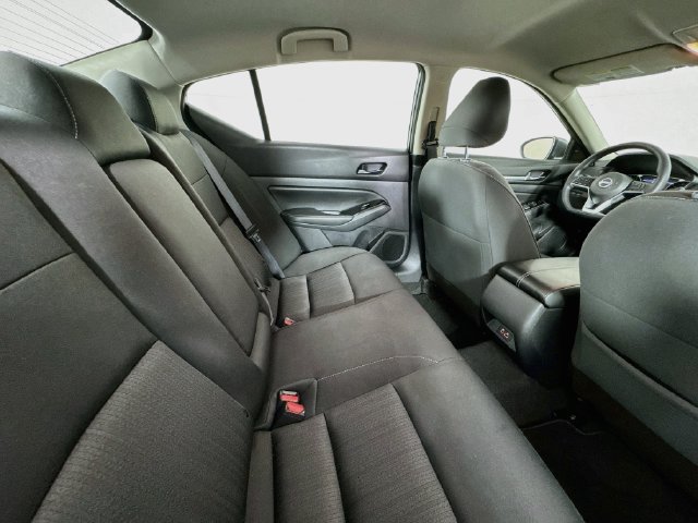Used 2023 Nissan Altima 2.5 SV FWD image 24
