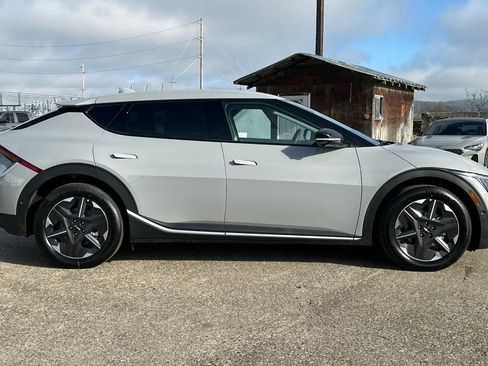 New 2025 Kia EV6 Light image 3