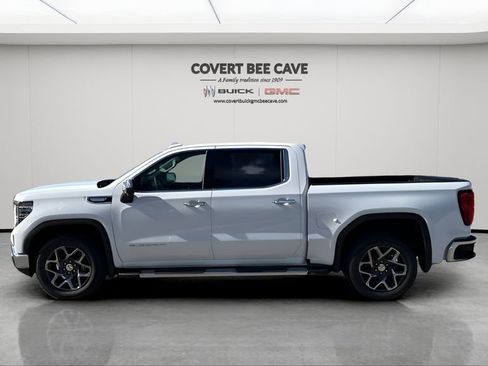 New 2026 GMC Sierra 1500 SLT image 4