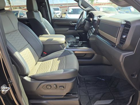 Used 2024 Chevrolet Silverado 1500 ZR2 w/ Technology Package AWD/4WD image 28