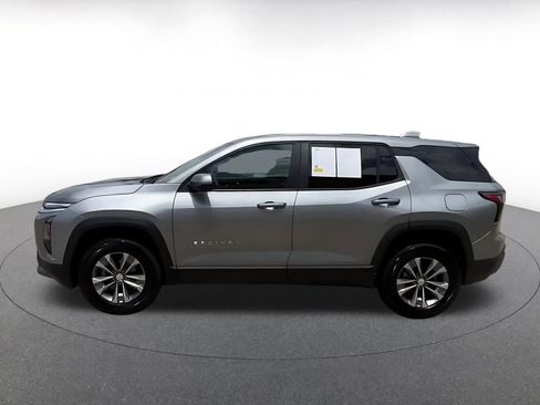 Used 2025 Chevrolet Equinox LT FWD image 9