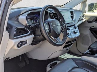 Used 2023 Chrysler Pacifica Touring-L FWD video 2