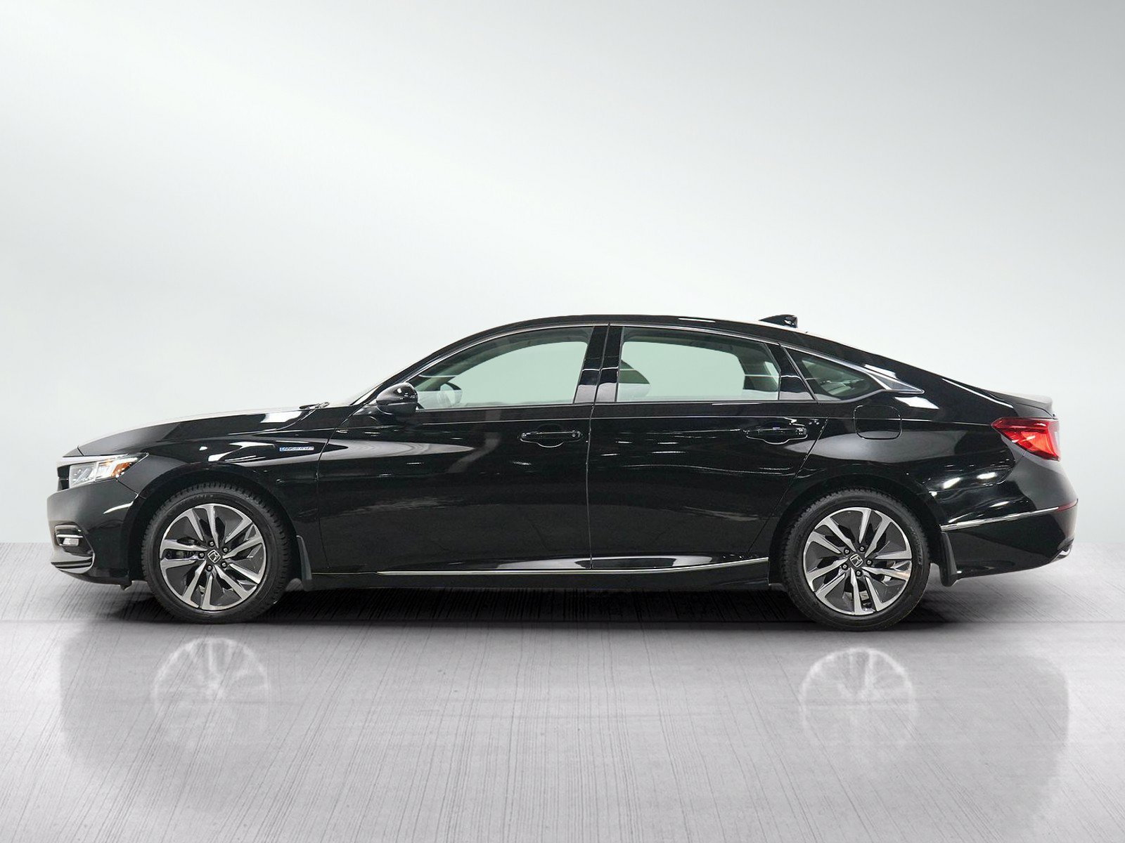 Used 2018 Honda Accord EX-L image 2