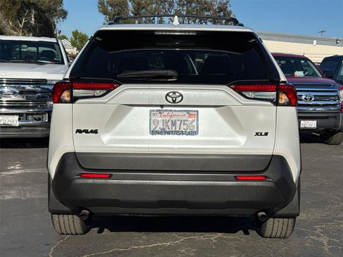 Used 2023 Toyota RAV4 XLE Premium FWD image 12
