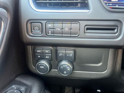 Used 2023 Chevrolet Tahoe LT image 16